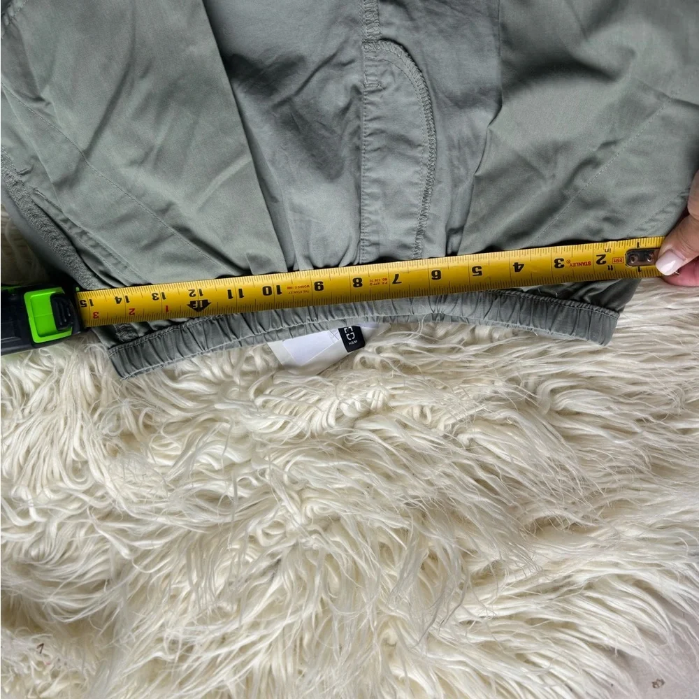 DIVIDED - Picture 9 of 10